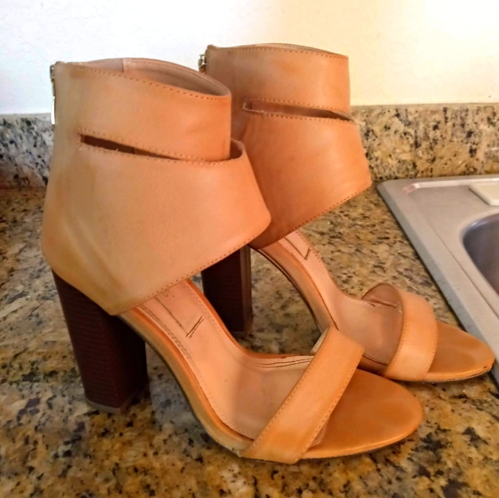 Cutest shoes ever size 8